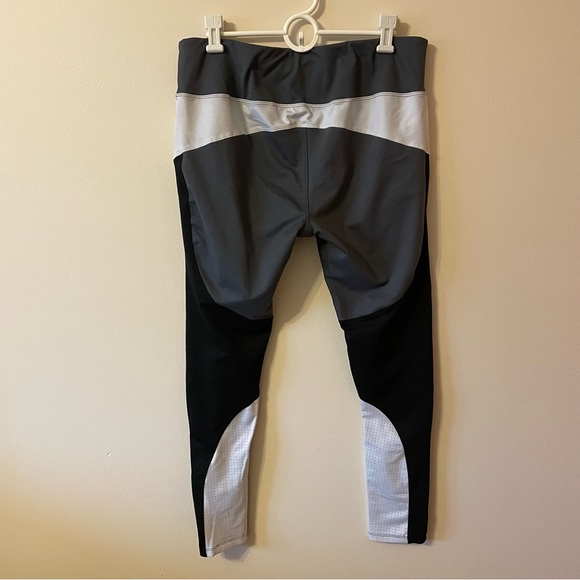 MTA Sport Multi-Tone Athletic Leggings - Picture 2 of 9